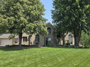 2696 Becky Thatcher Rd, Muscatine, IA 52761