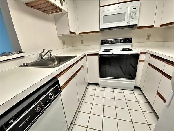 975 Massachusetts Ave #304 — Photo 3