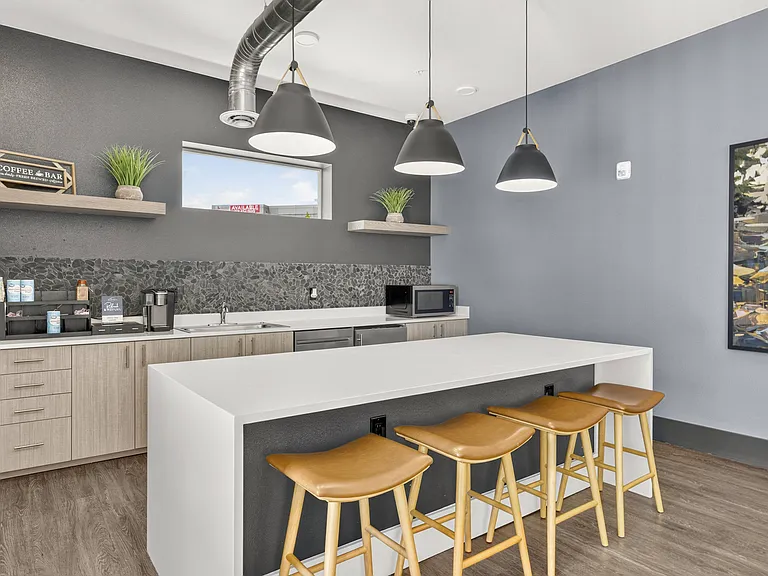 Academy Heights Apartments — Photo 9