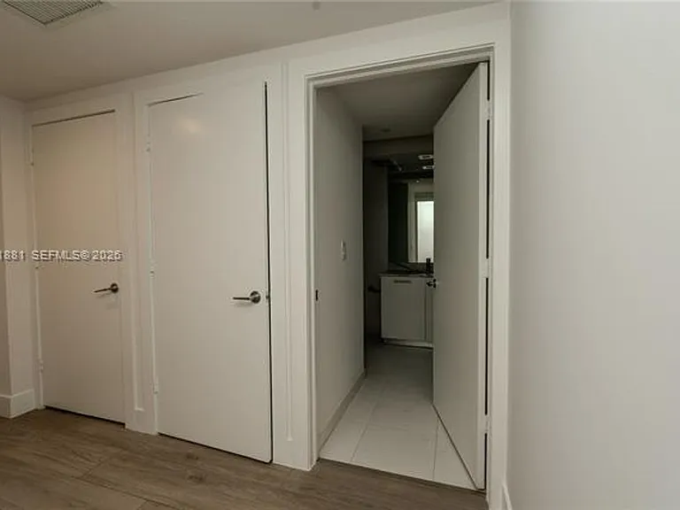 500 Brickell Ave #1407 — Photo 7