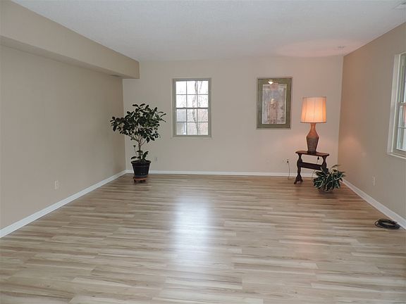 4th image of 2922 W Bristol Dr