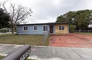 2900 NW 5th Ct — Photo 12