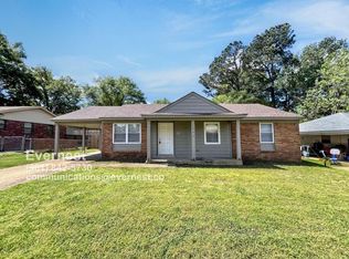 1403 Moss Point Dr, Southaven, MS 38671