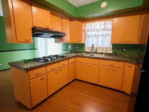2nd image of 5485 Carolina St