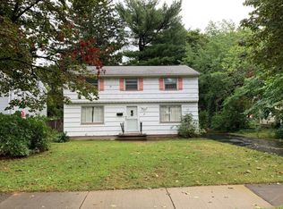 86 Hilltop Rd, Rochester, NY 14616