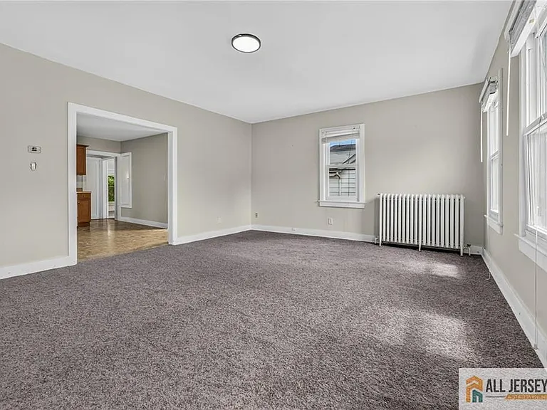 38-40 Brunswick Ave #2 — Photo 4