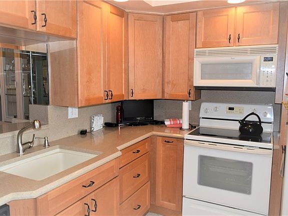 3rd image of 3302 Aruba Way APT D3