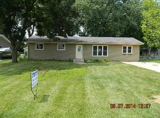 540 Arrowhead Trl, Carol Stream, IL 60188