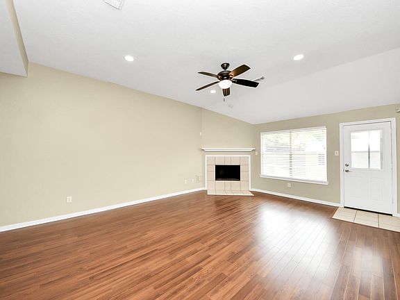 5th image of 2855 Lake View Dr