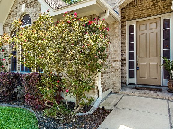 3rd image of 1310 Ganahl Ct