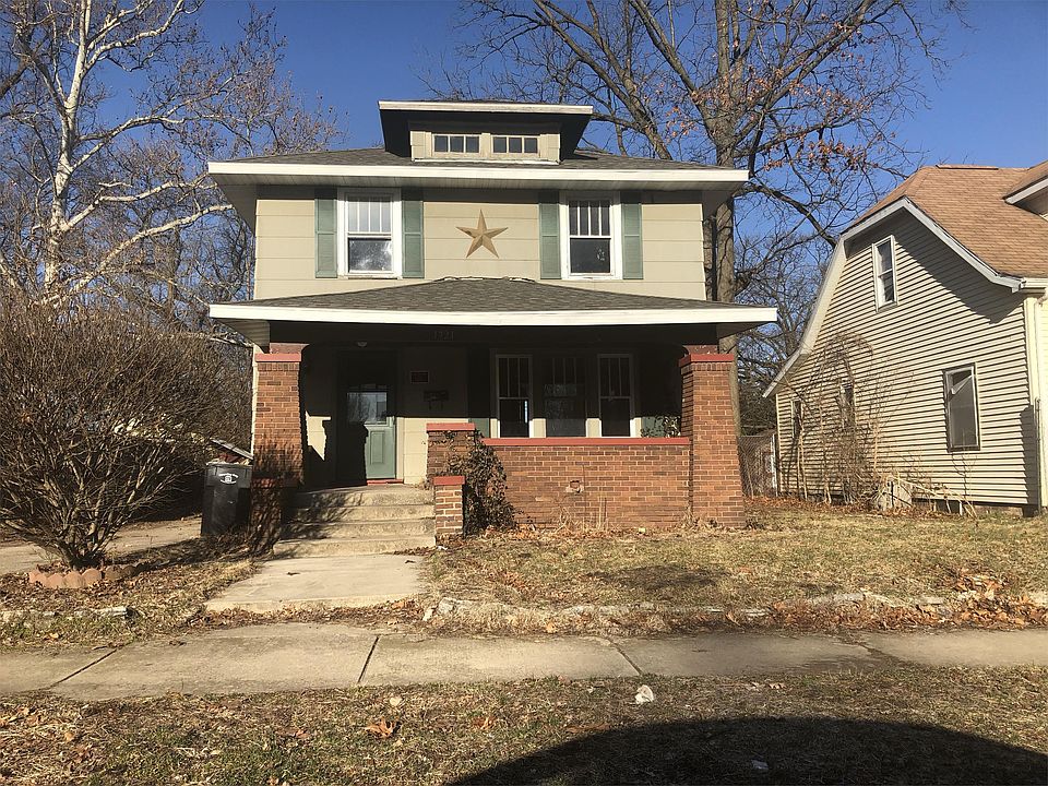 1st image of 1721 Marine St