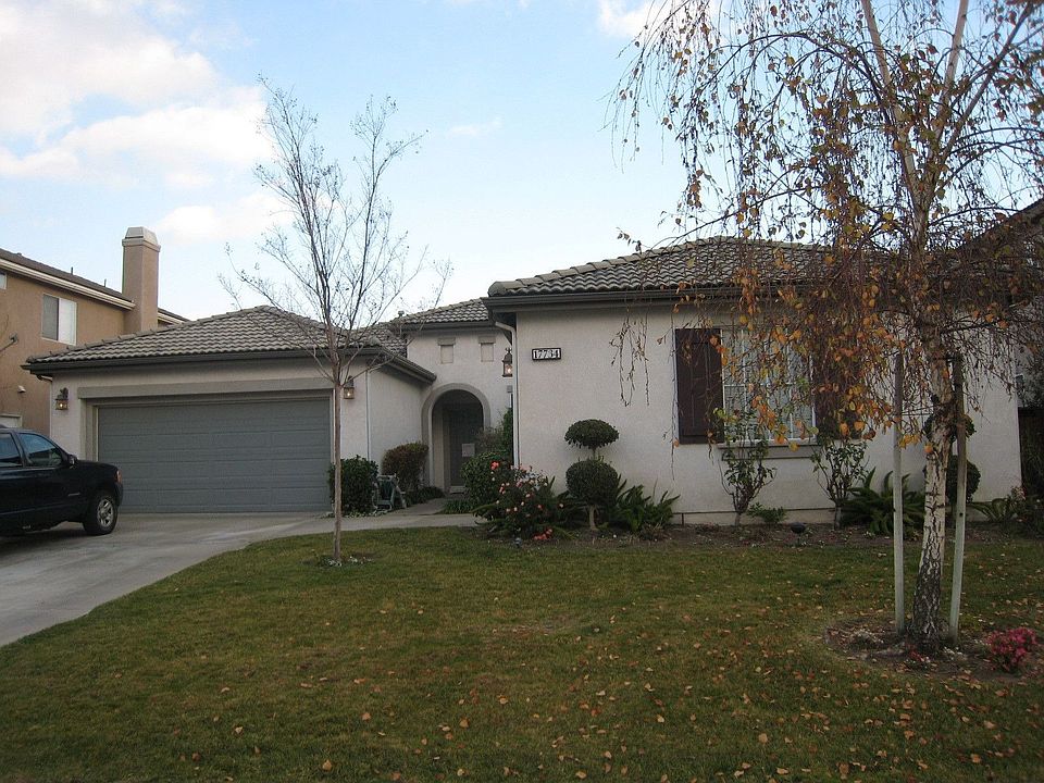 COMPLIMENTS OF PARK PLACE REAL ESTATE