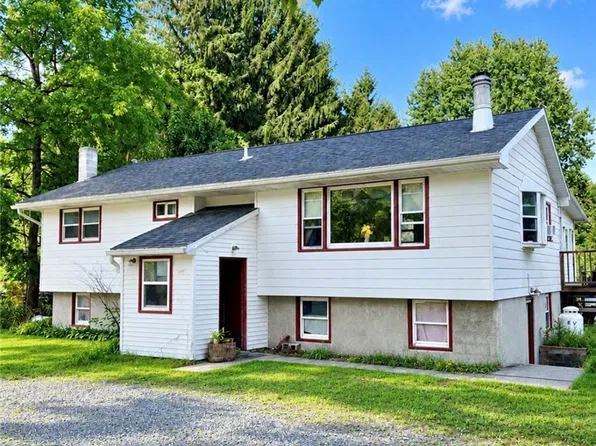 11490 White Rd, Cato, NY 13033