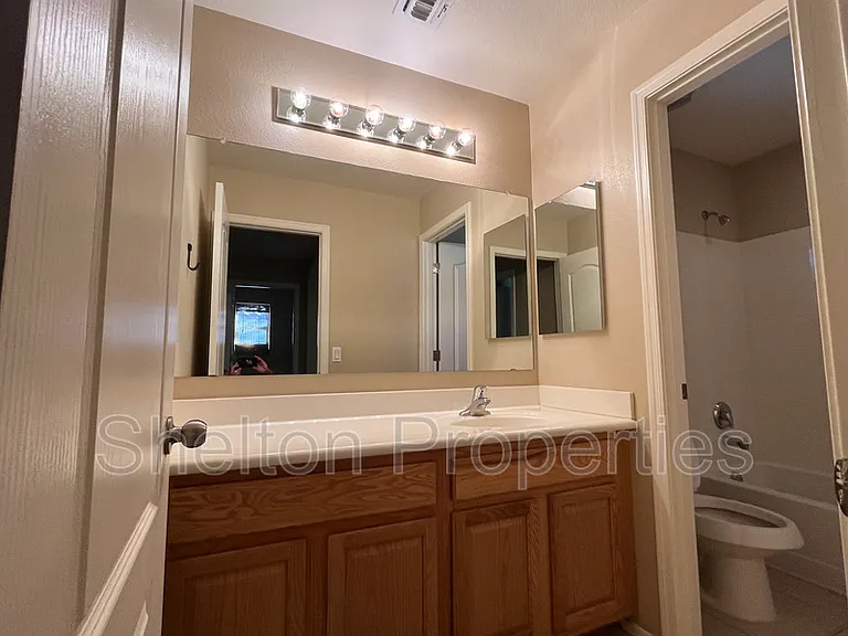 2958 N Clanton St — Photo 17
