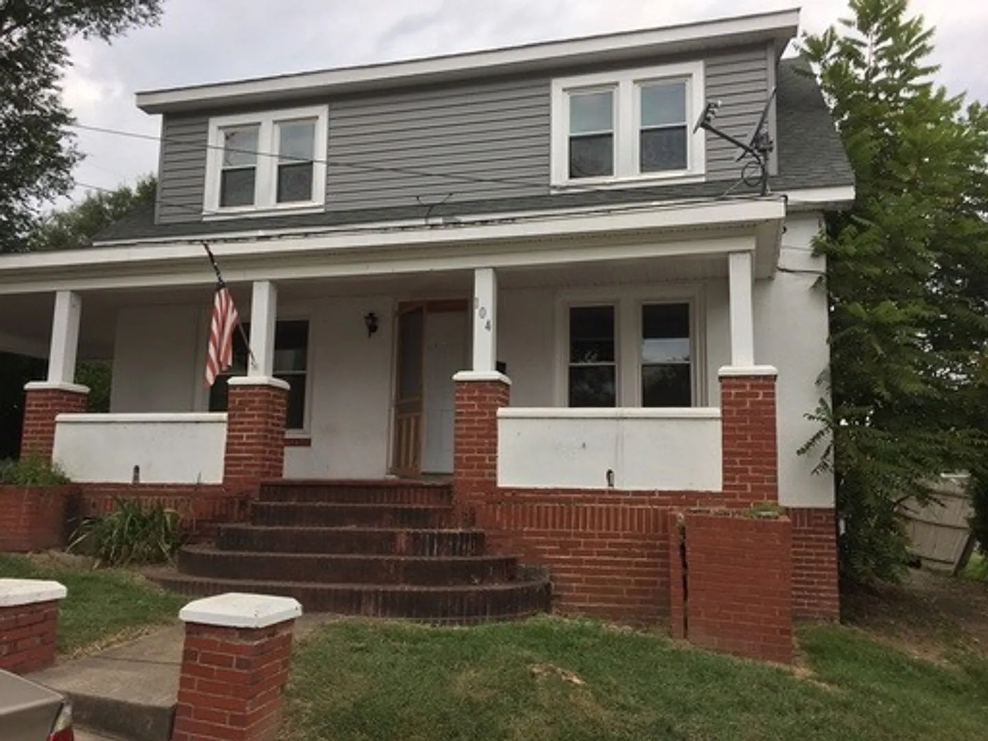Radford, 4 BR / 3 BA, Available Sep. 25th — Photo 2