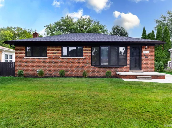 27818 Rosebriar St, Saint Clair Shores, MI 48081
