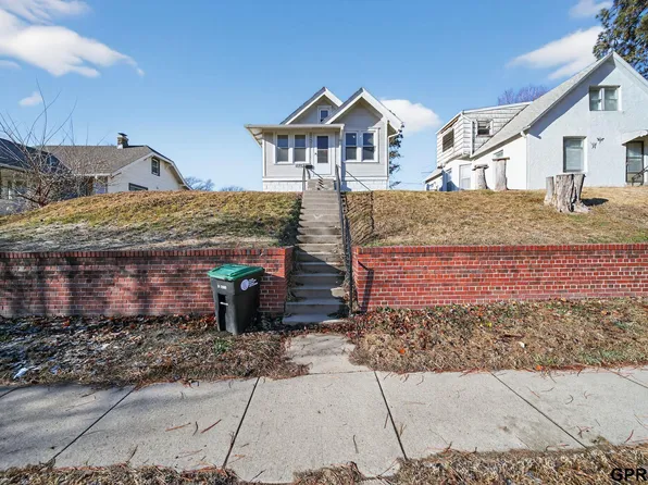 2008 N 48th St, Omaha, NE 68104