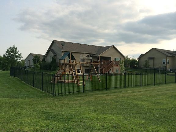 2nd image of 400 W Sienna Dr