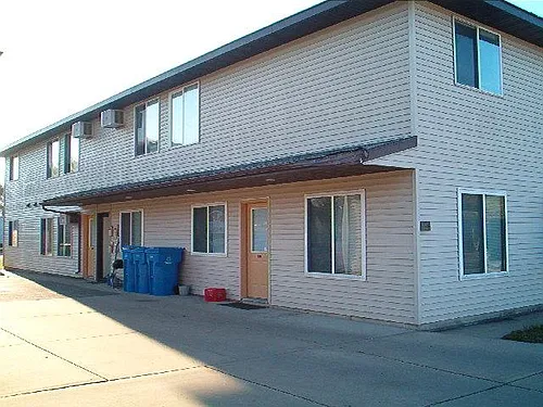 560 Main St #4 Photo 1