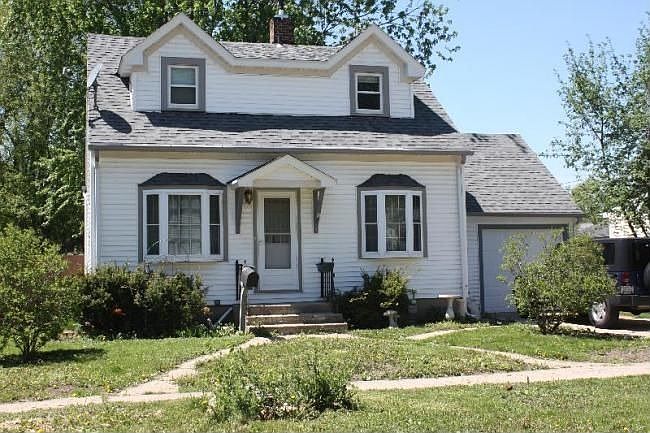 1st image of 821 Prairie Ave