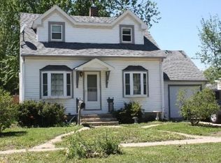 821 Prairie Ave, Janesville, WI 53545