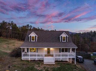 11 Vision Hill Dr, Weaverville, NC 28787