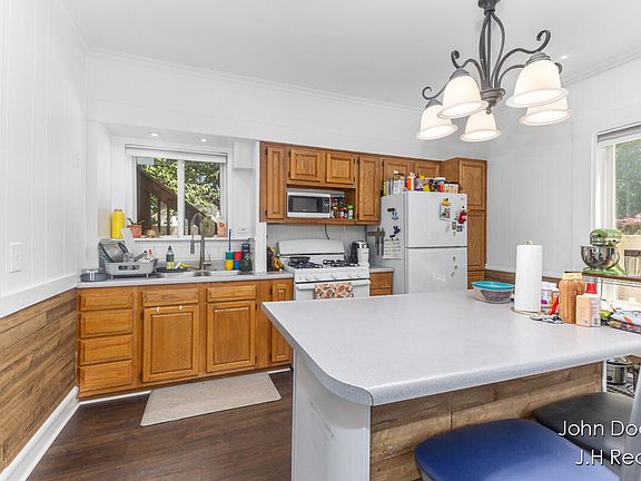 5th image of 454 Norwood Ave SE