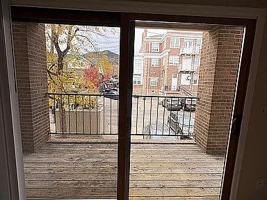 4th image of 1085 Broadway St #5