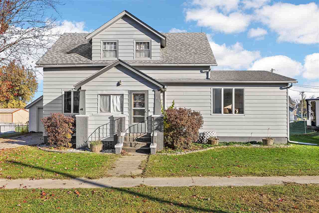 404 2nd St E, Newhall, IA 52315 MLS 202306179 Zillow