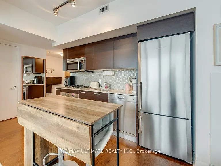 375 King St W #2710 — Photo 9