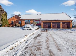 1673 Saint Lawrence Ave, Kingston, ON K7L 4V1