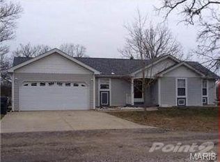 318 Crescent Lake Rd, Saint Clair, MO 63077