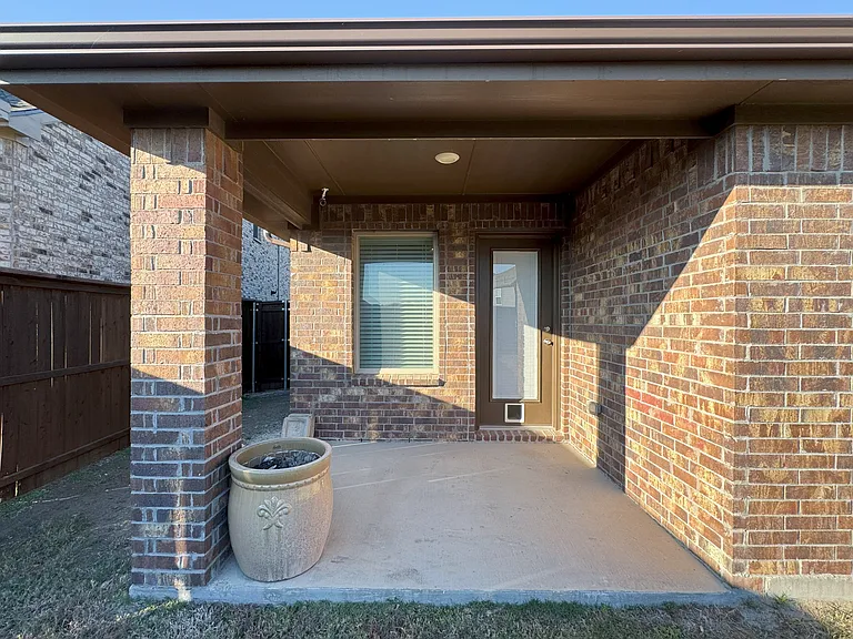 905 Berry St — Photo 19