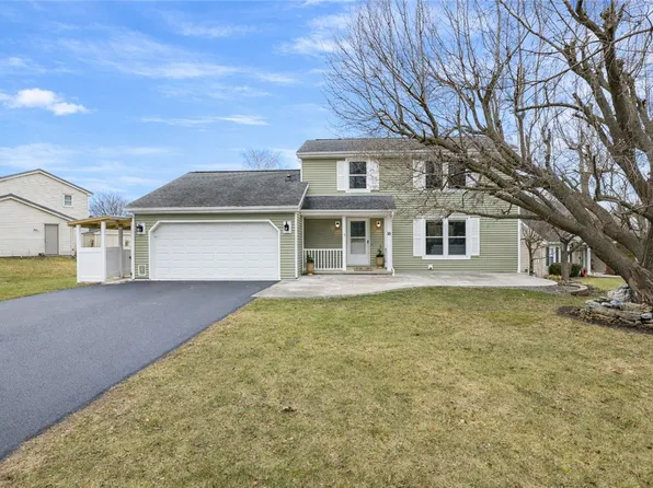 10 Haverhill Dr, Churchville, NY 14428