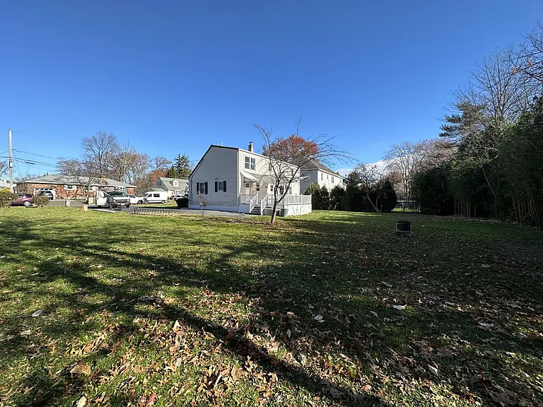79 Hawkins Ave — Photo 33