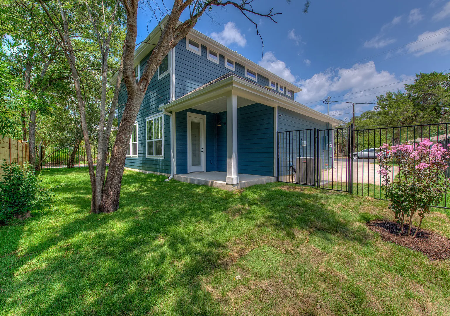 Ut Pre Lease: Newly Constructed: Luxury 4 Bed / 3 Bath Home In West Campus — Photo 2