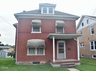 16 S Chestnut St, Mill Hall, PA 17751