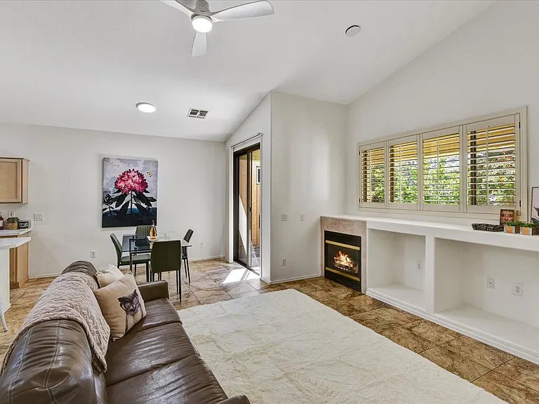 3247 E Maldonado Dr — Photo 3