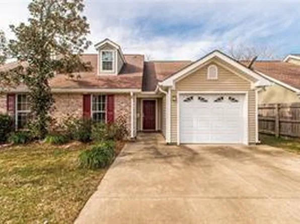 204 S General Pershing St, Hammond, LA 70403