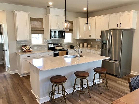 4th image of 212 Winding River Dr #A