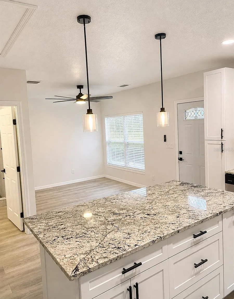 2 bed, 2.0 bath, 900 sqft, $2,800 — Photo 4