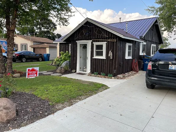 2100 Kingston Rd, White Lake, MI 48386