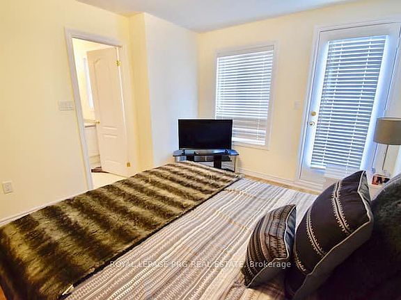 5th image of 11 Sprucewood Rd