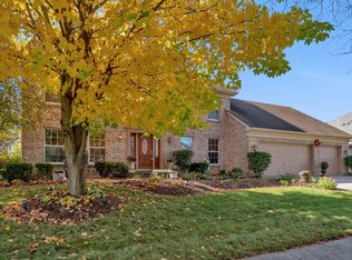 525 Dempsey Pl, Geneva, IL 60134