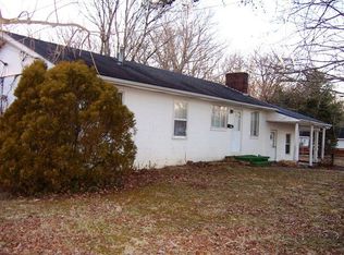 1611 Old Walton Rd, Monterey, TN 38574