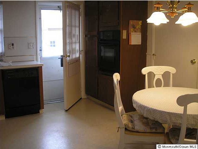 2nd image of 938 Aberdeen Drive #A