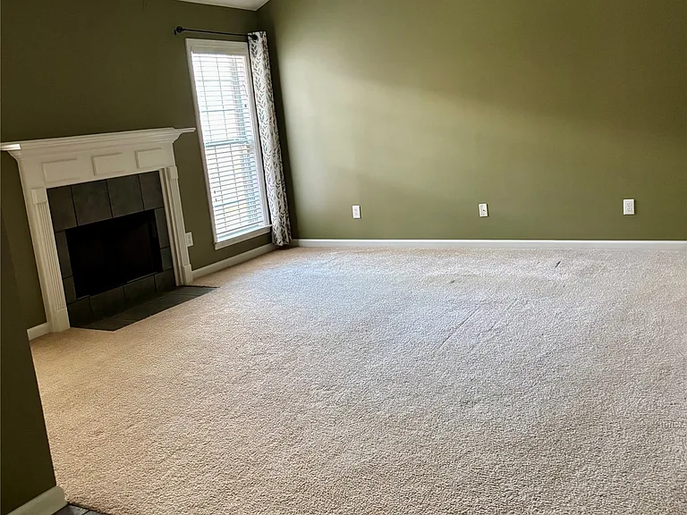 1315 Cameron Ct — Photo 4