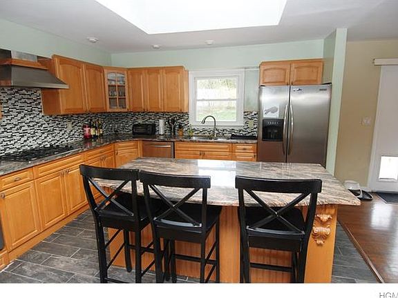 5th image of 1610 Mamaroneck Ave
