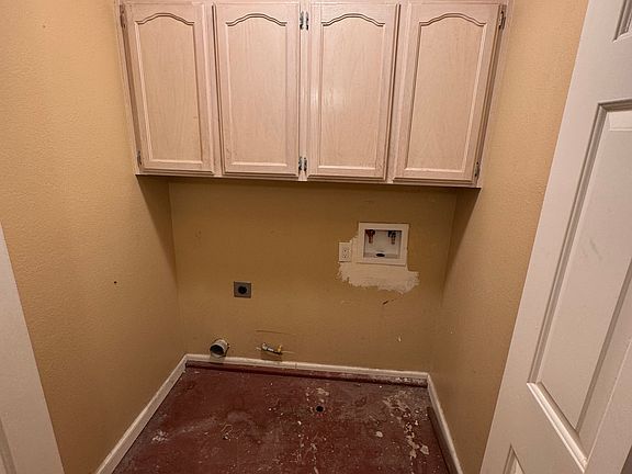 5th image of 6220 N Gilroy Ave