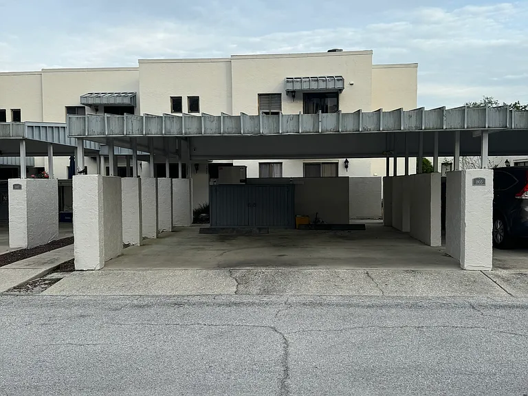 1805 Village Ct — Photo 5